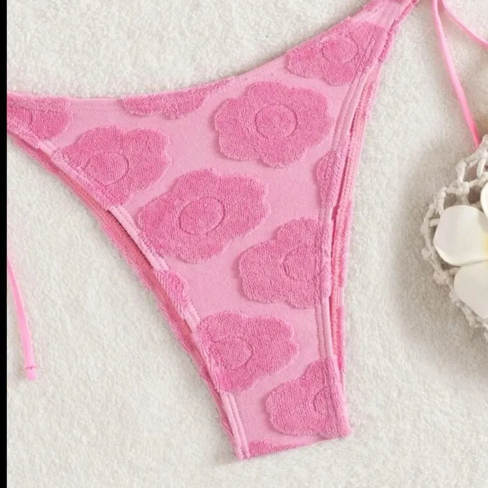 Femme Fatale nwt string